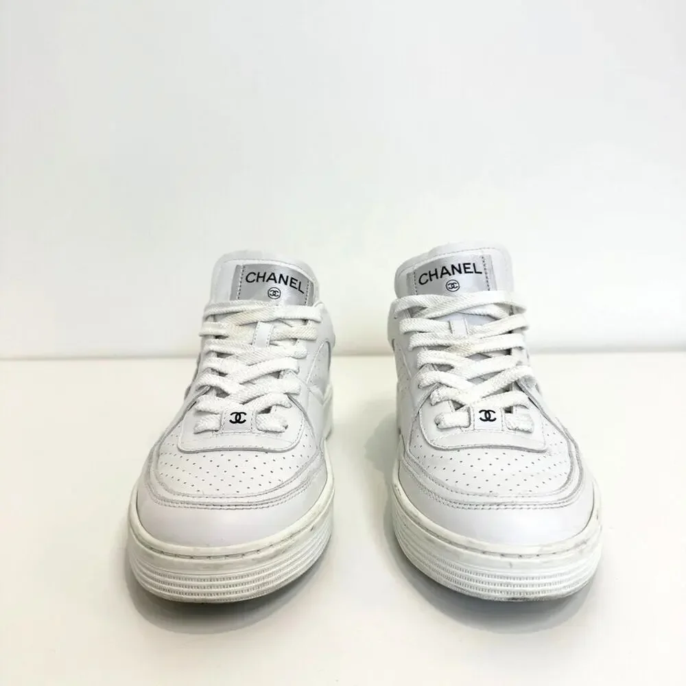 CHANEL 23A White Calfskin Leather CC Logo Sneakers 40 Lace Up Shoes